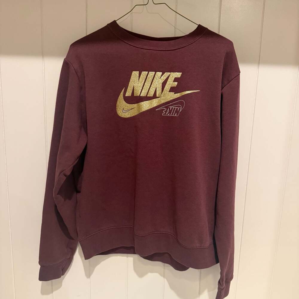 Nike Women's Burgundy Gold Glitter Logo Crewneck Sweatshirt Medium